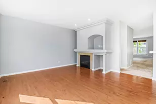 905 Indigo Ct, Hanover Park, IL 60133 - Photo 7