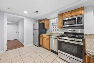 1510 W Addison St, Chicago, IL 60613 - Photo 7