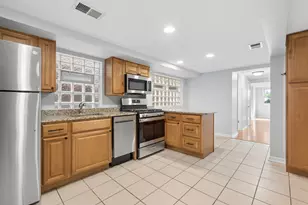 1510 W Addison St, Chicago, IL 60613 - Photo 9