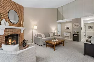 708 Burr Oak Ln, Prospect Heights, IL 60070 - Photo 3