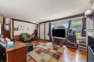 1N043 Darling St, Carol Stream, IL 60188 - Photo 5
