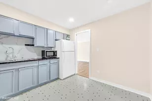 8852 N Leslie Ln, Des Plaines, IL 60016 - Photo 7