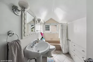 291 Oak St, Glen Ellyn, IL 60137 - Photo 15