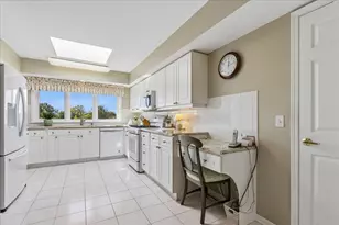 710 Creekside Dr, Mount Prospect, IL 60056 - Photo 11
