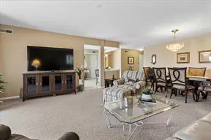 710 Creekside Dr, Mount Prospect, IL 60056 - Photo 5
