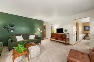 18525 Miller Dr, Lansing, IL 60438 - Photo 5