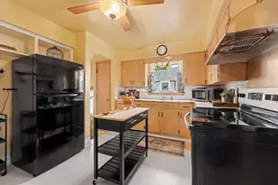 18525 Miller Dr, Lansing, IL 60438 - Photo 9