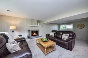 2287 Durham Dr, Wheaton, IL 60189 - Photo 7