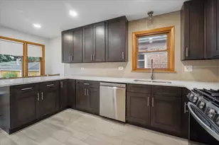 4830 N Nagle Ave, Chicago, IL 60630 - Photo 11