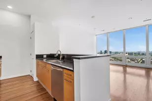 500 W Superior St, Chicago, IL 60654 - Photo 5