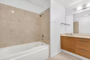 500 W Superior St, Chicago, IL 60654 - Photo 15