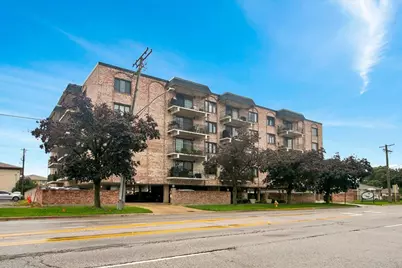 7525 W Lawrence Avenue #505, Harwood Heights, IL 60706 - Photo 1