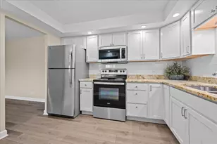 13000 W Heiden Circle, Lake Bluff, IL 60044 - Photo 3