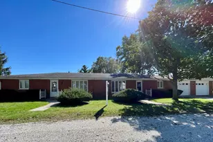 100-102 W Greenwood St, Grant Park, IL 60940 - Photo 1