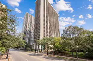 6007 N Sheridan Rd, Chicago, IL 60660 - Photo 3