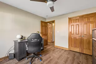 572 Fairway View Dr, Wheeling, IL 60090 - Photo 13