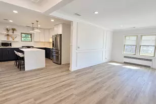 9441 Greenwood Dr, Des Plaines, IL 60016 - Photo 11