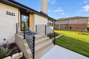9441 Greenwood Dr, Des Plaines, IL 60016 - Photo 3