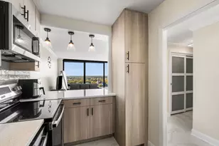 5445 N Sheridan Rd, Chicago, IL 60640 - Photo 9