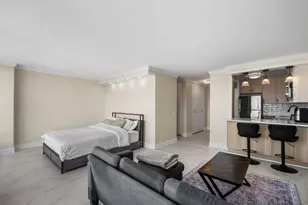 5445 N Sheridan Rd, Chicago, IL 60640 - Photo 5