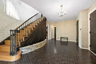 937 Sutton Dr, Northbrook, IL 60062 - Photo 3