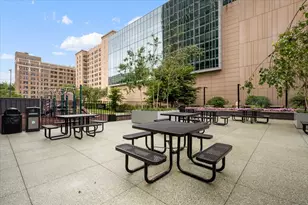330 W Diversey Pkwy, Chicago, IL 60657 - Photo 19