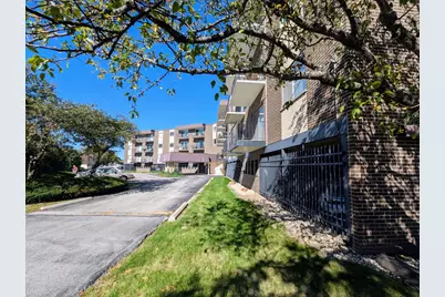 9820 S Pulaski Road #106, Oak Lawn, IL 60453 - Photo 3