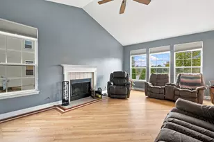 304 Edgewood Dr, Minooka, IL 60447 - Photo 9