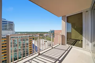 807 Davis St, Evanston, IL 60201 - Photo 15