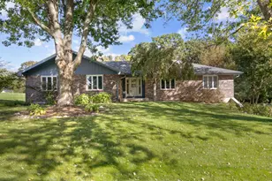 8N627 Gingerwood Ln, Elgin, IL 60124 - Photo 1