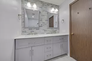 8N627 Gingerwood Ln, Elgin, IL 60124 - Photo 9
