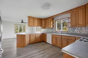 8N627 Gingerwood Ln, Elgin, IL 60124 - Photo 3