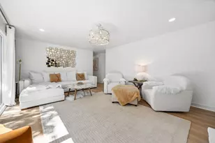 1909 Martingale Rd, Wheaton, IL 60187 - Photo 9