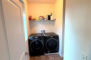 2527 Huntleigh Ln, Woodridge, IL 60517 - Photo 9