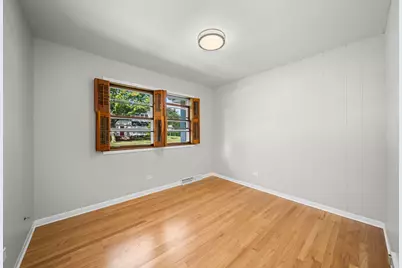 320 N Main Street, Mount Prospect, IL 60056 - Photo 13