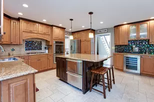 430 Hillandale Dr, Bartlett, IL 60103 - Photo 9