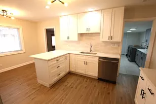 4731 Lilac Ave, Glenview, IL 60025 - Photo 3