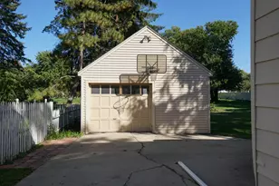 32 S College St, Batavia, IL 60510 - Photo 3