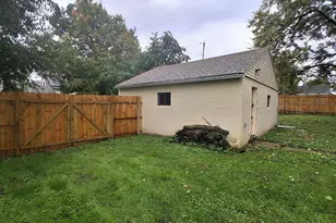 306 Rice St, Kewanee, IL 61443 - Photo 7