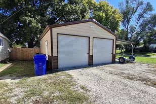 306 Rice St, Kewanee, IL 61443 - Photo 9