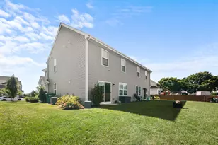 7633 Stonecrop Ln, Joliet, IL 60431 - Photo 17