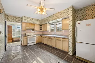 5525 S Francisco Ave, Chicago, IL 60629 - Photo 7