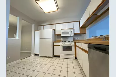 620 Cobblestone Court #620, Elgin, IL 60120 - Photo 5