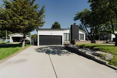 27044 W Sunset Avenue, Antioch, IL 60002 - Photo 1