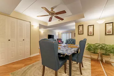 915 N York Street N #404, Elmhurst, IL 60126 - Photo 3