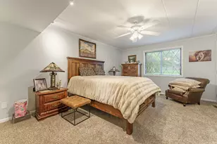 915 N York Street N, Elmhurst, IL 60126 - Photo 13