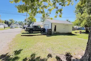 1318 E Washington St, Clifton, IL 61727 - Photo 7