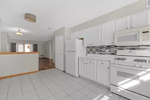 8700 W Evelyn Ln, Chicago, IL 60656 - Photo 11