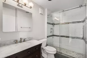 111 W Maple St, Chicago, IL 60610 - Photo 9