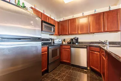 525 W Hawthorne Place #2704, Chicago, IL 60657 - Photo 3